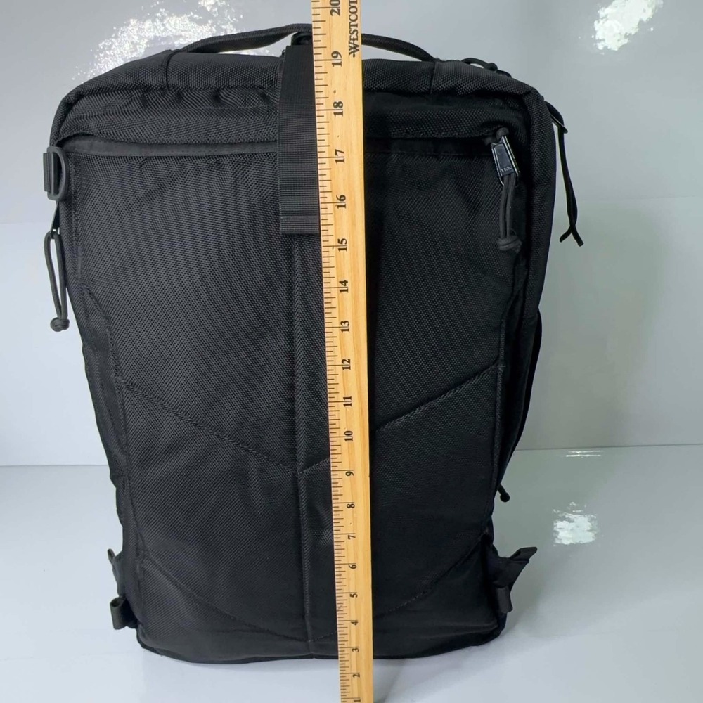Topo Designs Travel Bag 30L Black Carry On Backpack Convertible Laptop Luggage - Picture 4 of 13
